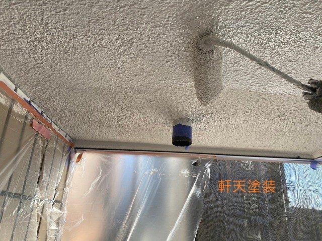 軒天塗装　玄関上